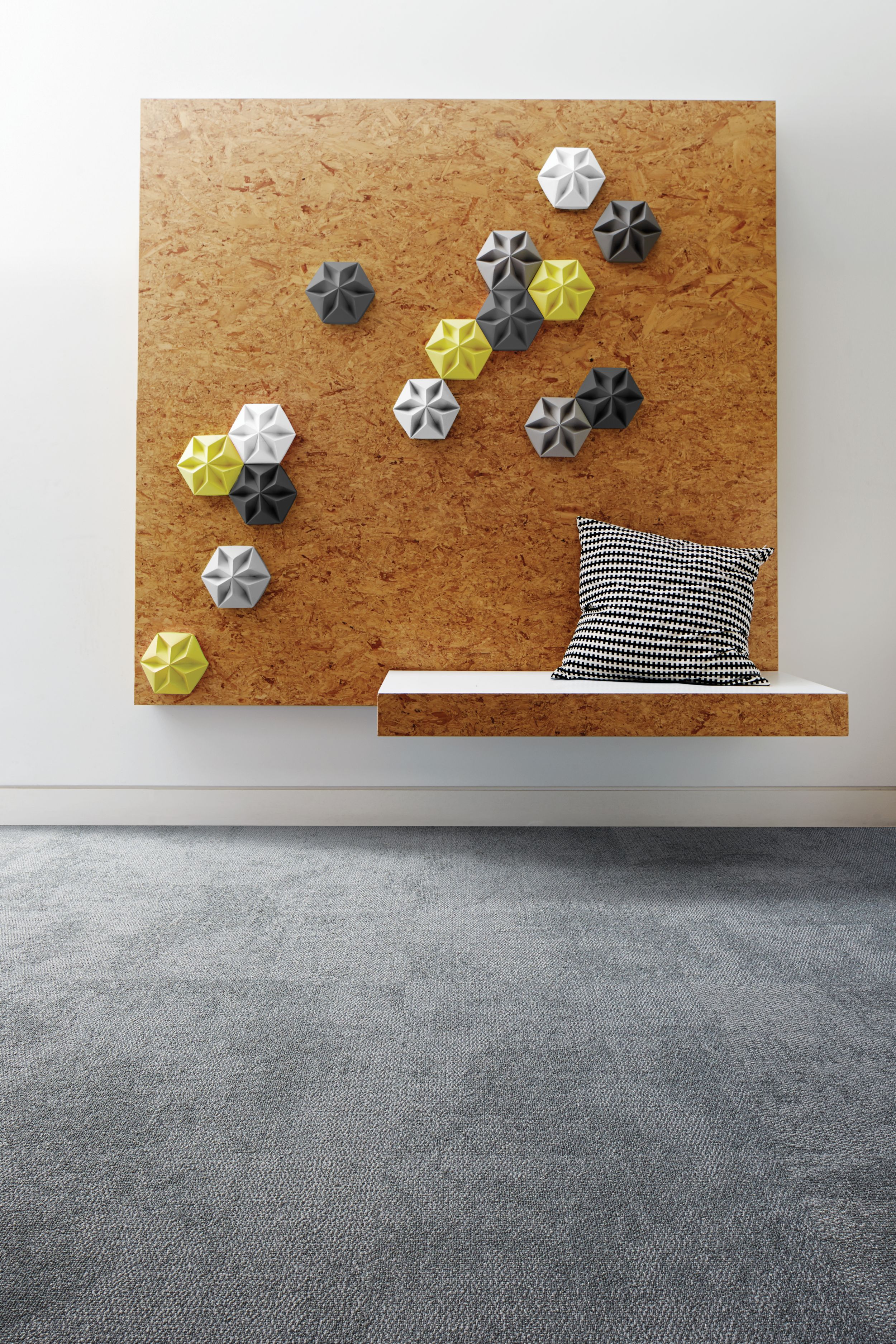 Interface Composure carpet tile with cork board on wall afbeeldingnummer 8
